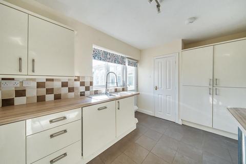 3 bedroom detached bungalow to rent, 114 Milton Road, Villages North