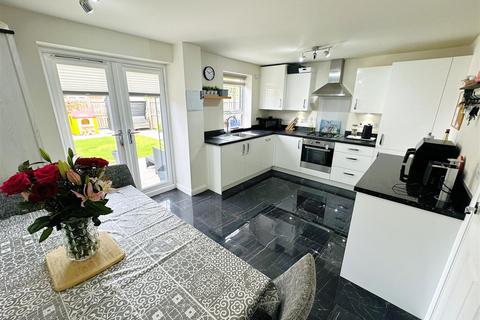 3 bedroom semi-detached house for sale, Riverside Avenue, Barlby, Selby