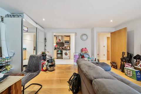 2 bedroom flat to rent, Garland House, Seven Kings Way, Kingston Upon Thames KT2