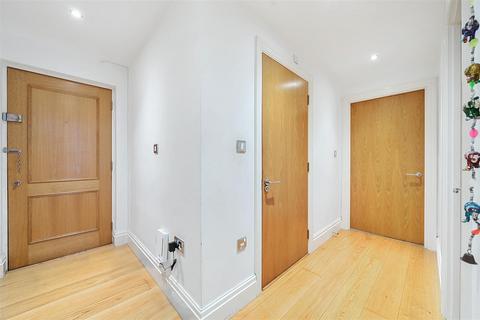 2 bedroom flat to rent, Garland House, Seven Kings Way, Kingston Upon Thames KT2