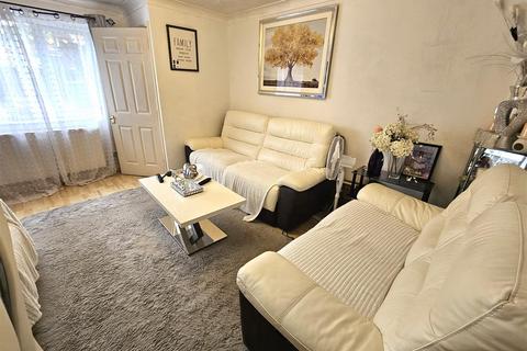 2 bedroom flat for sale, Ventnor Terrace, Newport Road, Aldershot