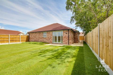 2 bedroom detached bungalow for sale, Madeleine Gardens, Great Holland CO13