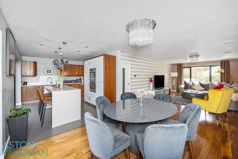 undefined, Brighton, East Sussex BN1