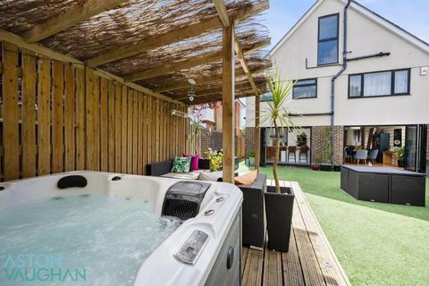 undefined, Brighton, East Sussex BN1