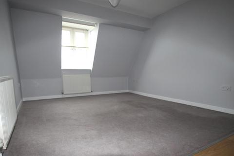 1 bedroom apartment to rent, Walton Road, East Molesey KT8
