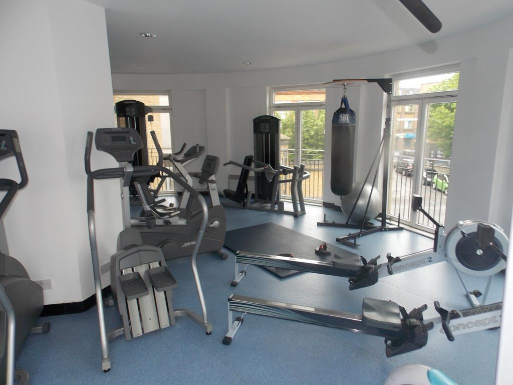 DUNDEE WHARF GYM.jpg