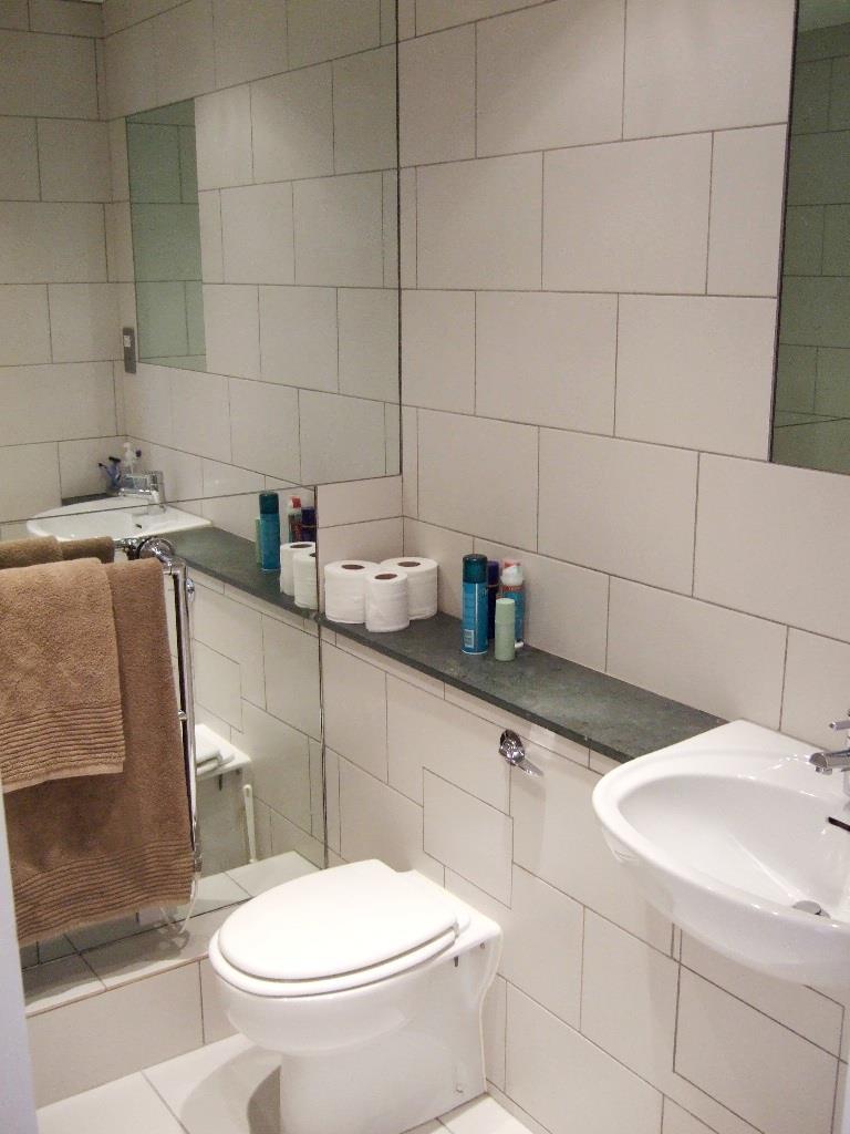 Dundee bathroom (2).jpg