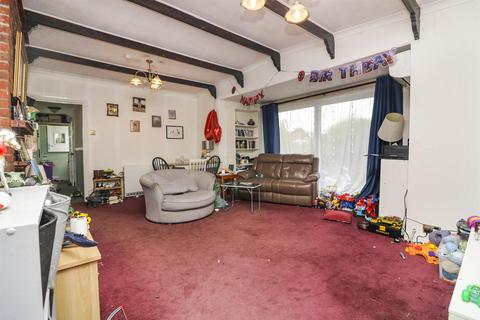 Chrisholme Riverton Drive, St Lawrence, Southminster, CM0 7NG