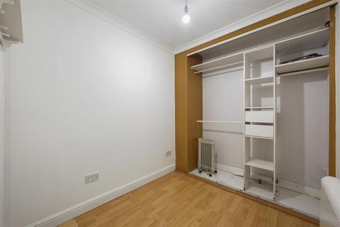 Studio for sale, Prospect Road, Essex IG8