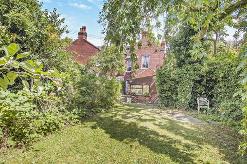 5 bedroom end of terrace house for sale, Auckland Road, Doncaster DN2