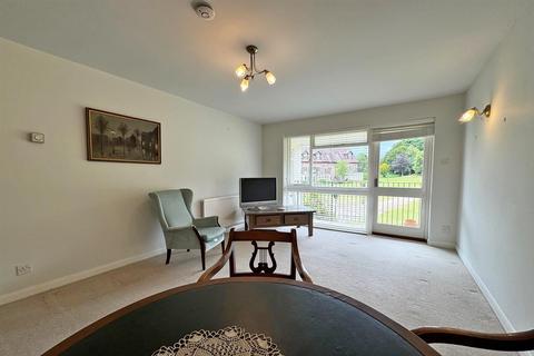 1 bedroom flat for sale, Bramley - No Onward Chain