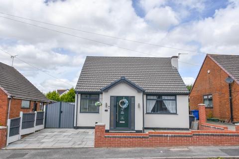 2 bedroom detached house for sale, Douglas Bank Drive, Springfield, Wigan, WN6 7NH