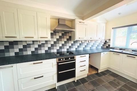 3 bedroom terraced house for sale, Harvey Road, Evesham