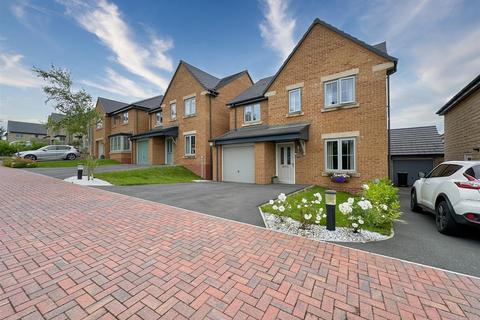 4 bedroom detached house for sale, Ingleton Crescent, Clitheroe BB7