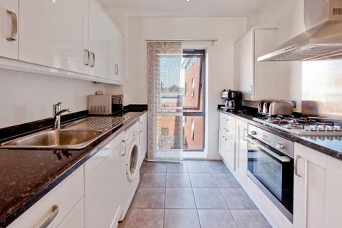 2 bedroom apartment for sale, Helene House, Canning Town, E16