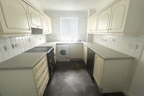 2 bedroom flat to rent, Hastings Road, Bexhill on Sea