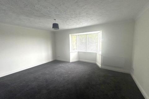 2 bedroom flat to rent, Hastings Road, Bexhill on Sea