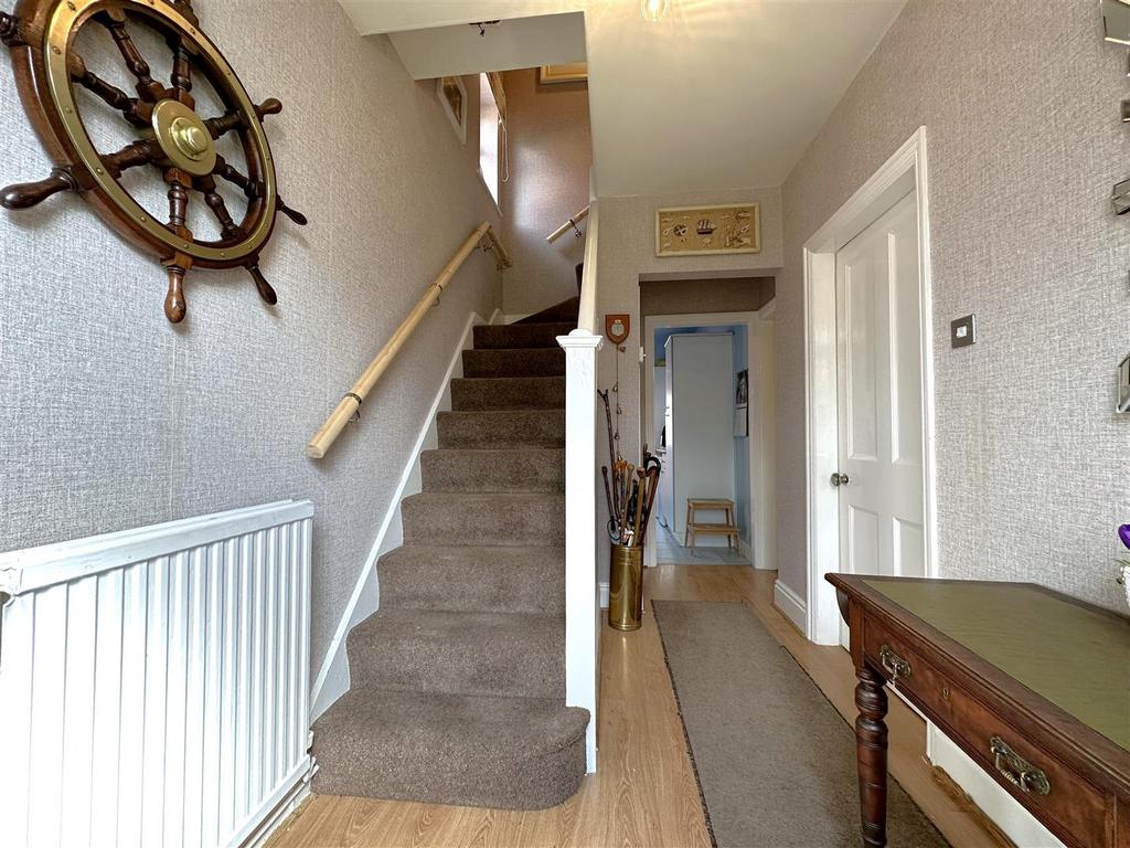 Entrance Hall 067
