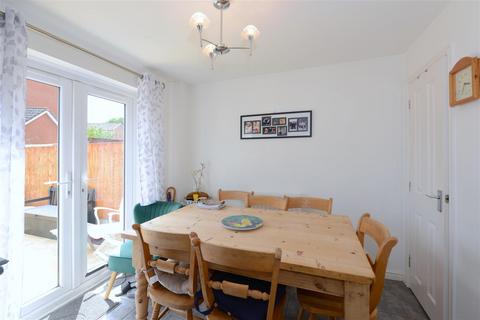 3 bedroom semi-detached house for sale, Greenfields Gardens, Greenfields, Shrewsbury