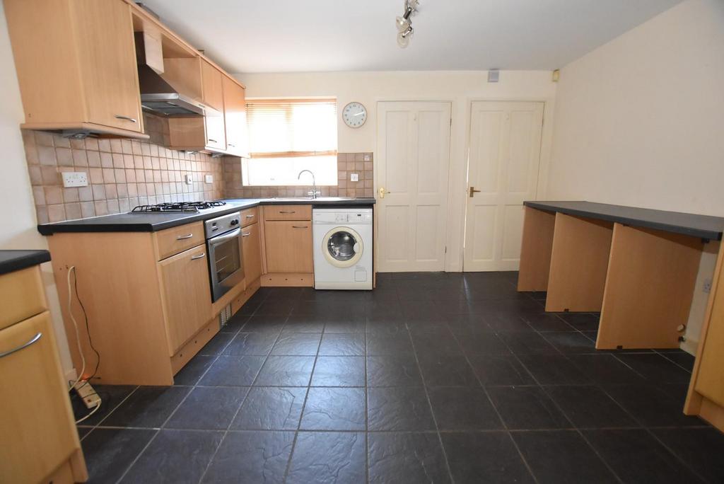 KITCHEN 02.jpg