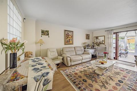 3 bedroom terraced house for sale, Elsinore Gardens, London