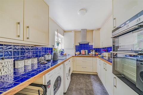 2 bedroom apartment for sale, The Avenue, Surbiton