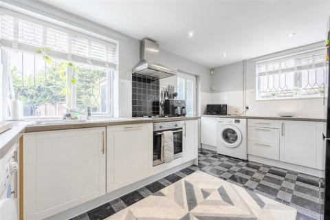 74c Burringham Road, Scunthorpe, DN17 2DE