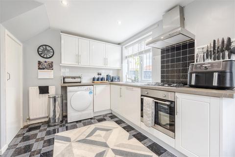 74c Burringham Road, Scunthorpe, DN17 2DE