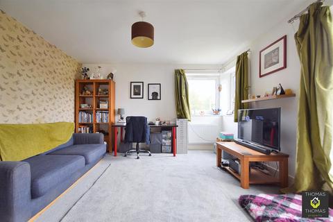 Flat 8, 4 Suffolk Drive, Gloucester, GL1 2AF