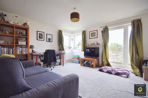 Flat 8, 4 Suffolk Drive, Gloucester, GL1 2AF