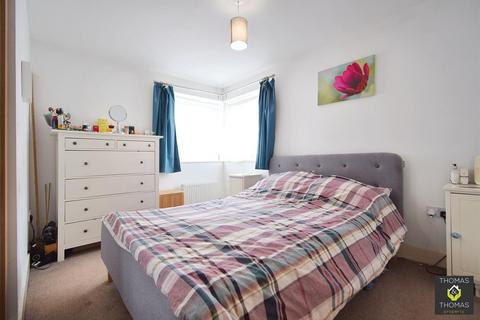 Flat 8, 4 Suffolk Drive, Gloucester, GL1 2AF