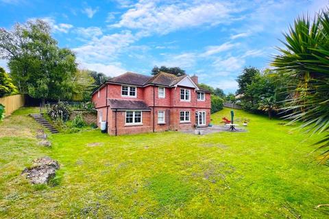 5 bedroom detached house for sale, CLIFF ROAD, HYTHE