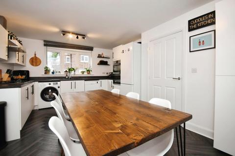 34 Colwick Way, Sheffield, S8 8LT