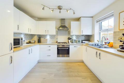 72 Brambling Way, Hardwicke, Gloucester, GL2 4DS