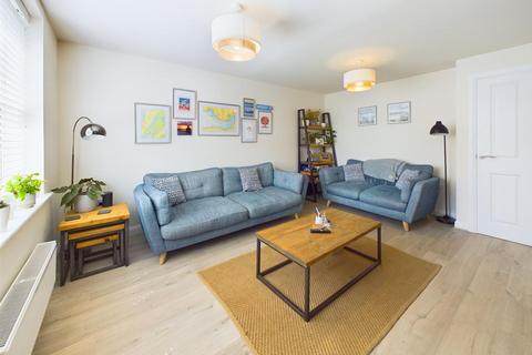72 Brambling Way, Hardwicke, Gloucester, GL2 4DS