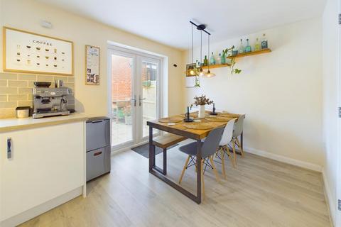 72 Brambling Way, Hardwicke, Gloucester, GL2 4DS