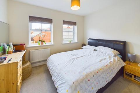 72 Brambling Way, Hardwicke, Gloucester, GL2 4DS