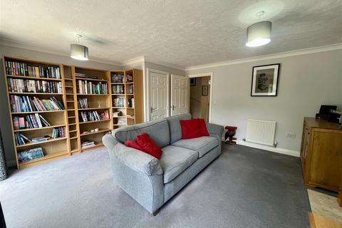 3 bedroom end of terrace house for sale, Cottrell Close, Hungerford