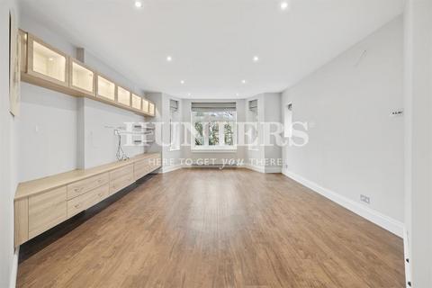 2 bedroom flat for sale, Finchley Road, London, NW2