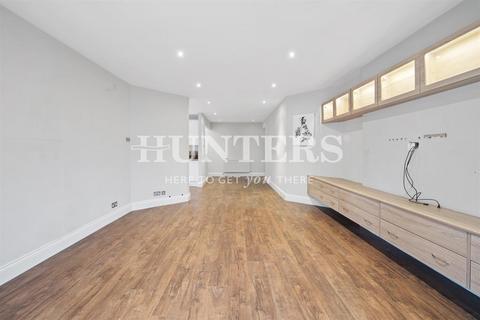 2 bedroom flat for sale, Finchley Road, London, NW2