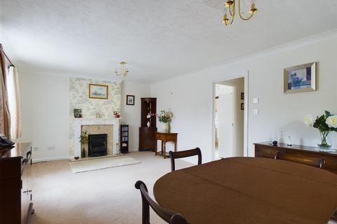 2 bedroom detached bungalow for sale, 14 Copperfield Close, Malton, YO17 7YN