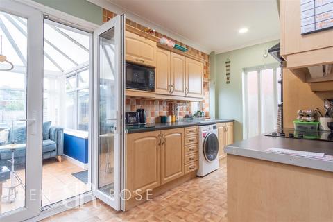 3 bedroom semi-detached house for sale, Lindsay Avenue, Leyland