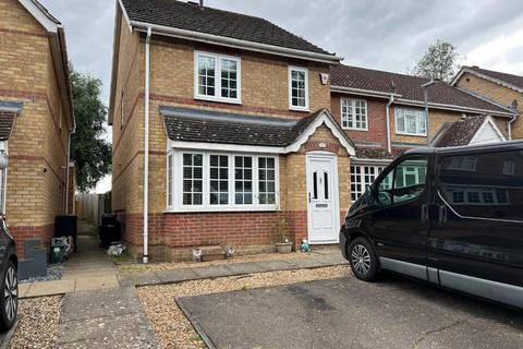 3 bedroom end of terrace house for sale, Hawthorn Close, Halstead CO9