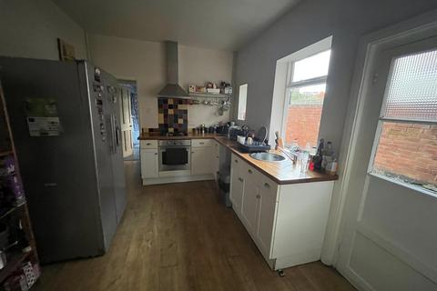 3 bedroom terraced house for sale, Calais Road, Burton-On-Trent DE13