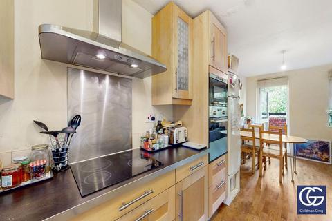 2 bedroom maisonette to rent, Wynford Road, London, N1