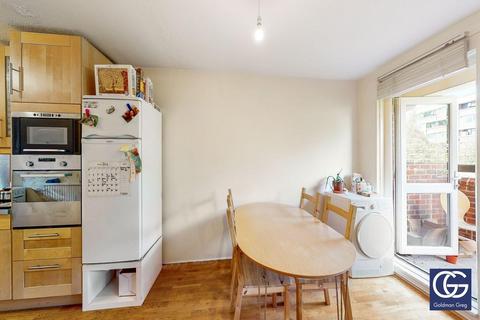 2 bedroom maisonette to rent, Wynford Road, London, N1