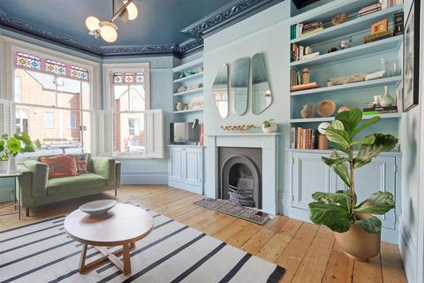 Flat 1, 4a Mildenhall Road, London, E5 0RU