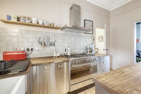 Flat 1, 4a Mildenhall Road, London, E5 0RU