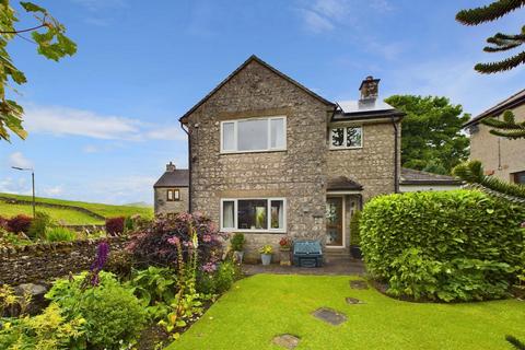 Earl Sterndale, Buxton