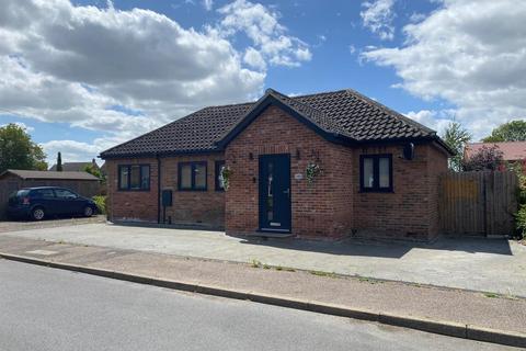 4 bedroom detached bungalow for sale, Falconer Avenue, Stowmarket IP14